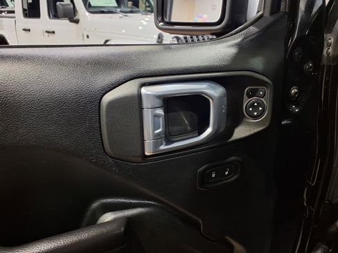 Used 2021 Jeep Wrangler Unlimited Sport AWD/4WD image 17