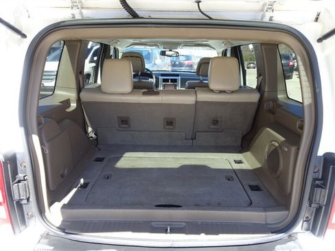 Used 2010 Jeep Liberty Limited w/ Tire & Wheel Group AWD/4WD image 26