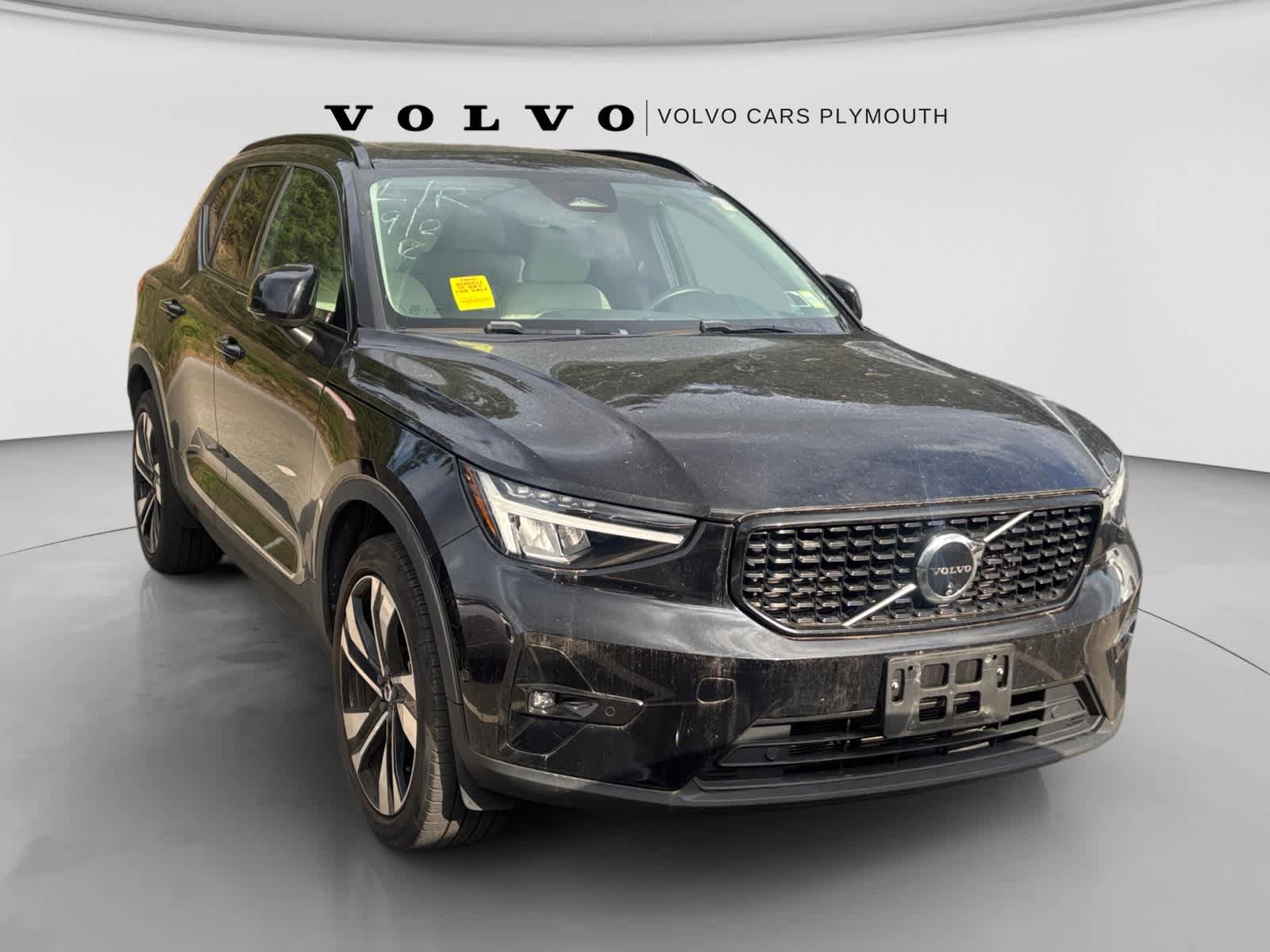 Used 2024 Volvo XC40 B5 Plus w/ Protection Package Premier AWD/4WD image 1