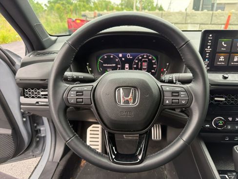 Used 2024 Honda Accord Sport image 13