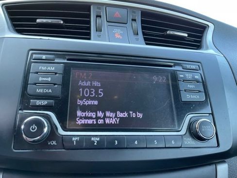Used 2015 Nissan Sentra SV FWD image 30