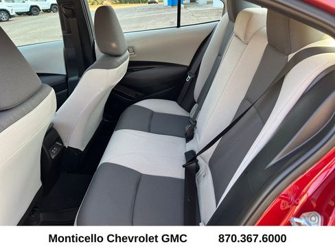 Used 2025 Toyota Corolla LE image 22