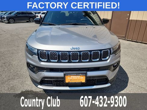 Used 2023 Jeep Compass Limited AWD/4WD image 3