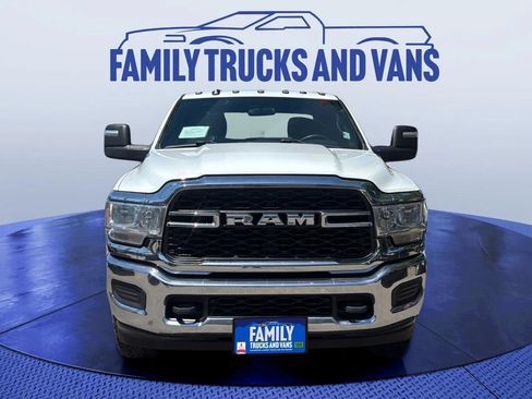 Used 2023 RAM 2500 Tradesman w/ Chrome Appearance Group AWD/4WD image 8