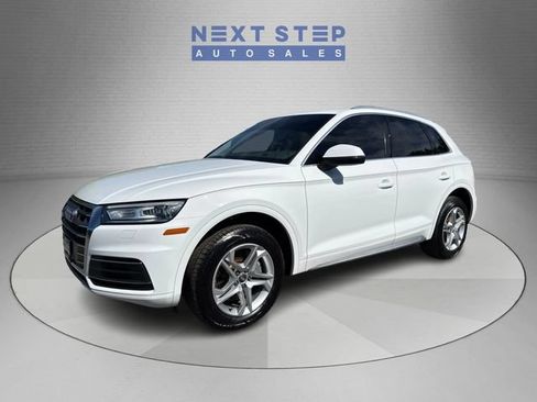 Used 2019 Audi Q5 2.0T Premium w/ Convenience Package AWD/4WD image 3