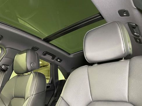 New 2026 Porsche Macan AWD/4WD image 18