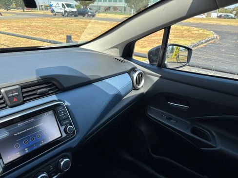 Used 2025 Nissan Versa SV FWD image 28