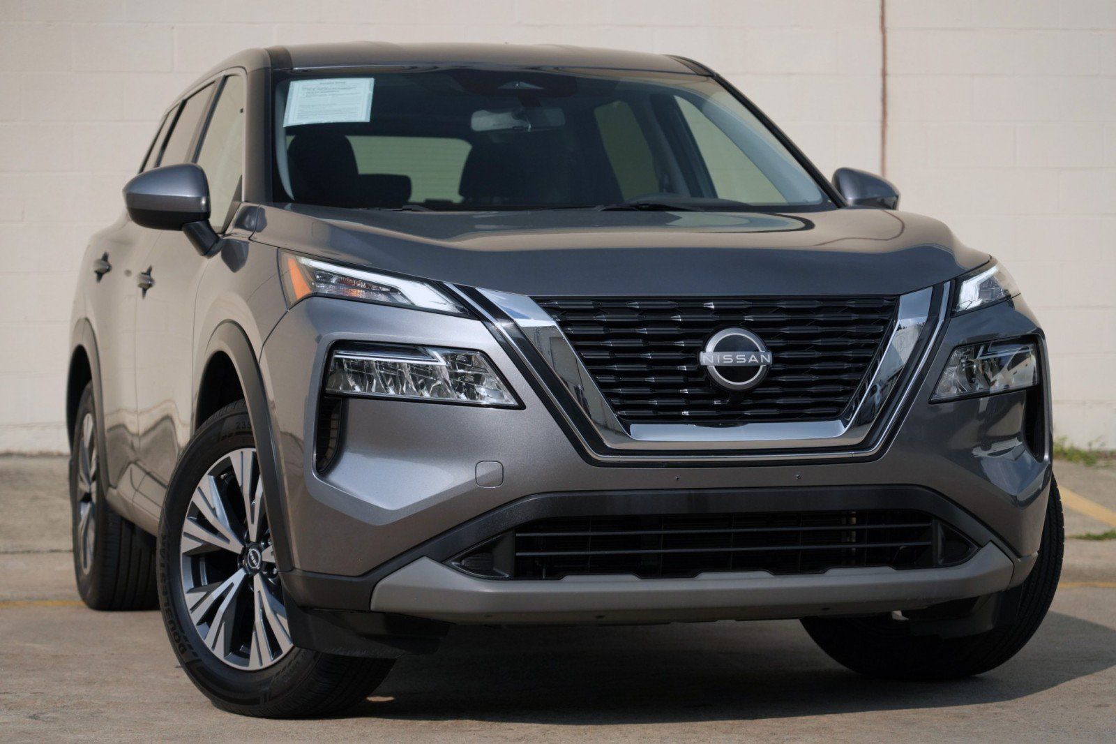 Used 2023 Nissan Rogue SV FWD image 2