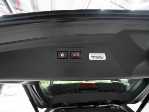 Used 2023 Subaru Outback Premium AWD/4WD image 29