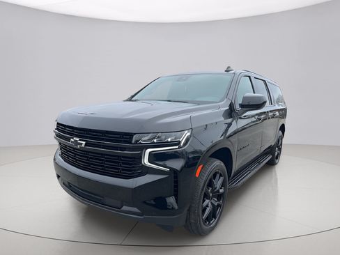 Used 2023 Chevrolet Suburban RST w/ Sport Performance Package AWD/4WD image 7