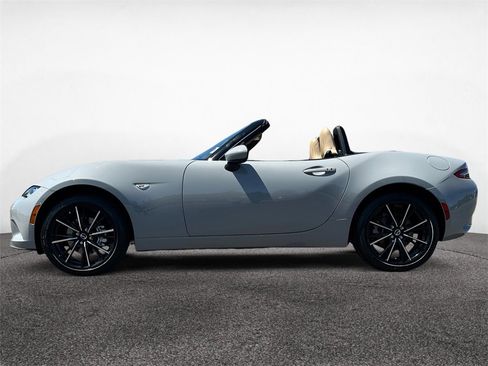 New 2025 MAZDA MX-5 Miata Grand Touring image 3