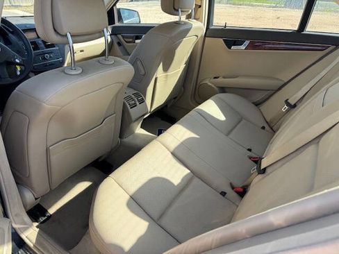 Used 2011 Mercedes-Benz C 300 Luxury image 24