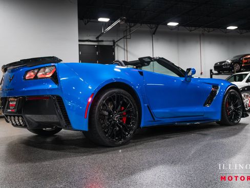 Used 2015 Chevrolet Corvette Z06 w/ 3LZ Preferred Equipment Group RWD image 5