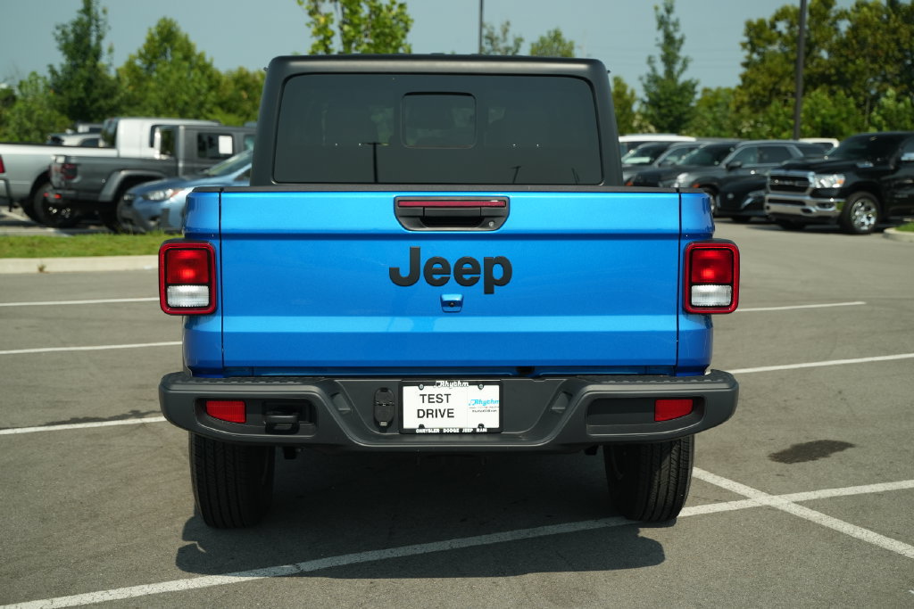New 2026 Jeep Gladiator Sport AWD/4WD image 6