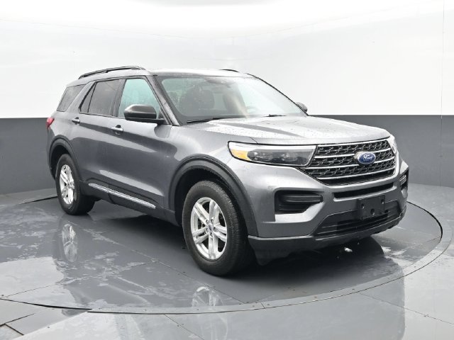 Used 2022 Ford Explorer XLT AWD/4WD image 3