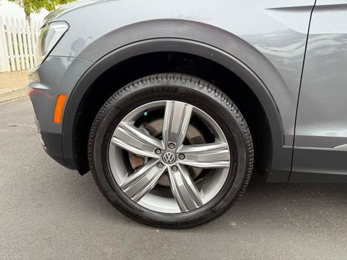 Used 2018 Volkswagen Tiguan SE AWD/4WD image 21