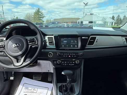 Used 2018 Kia Niro LX image 10