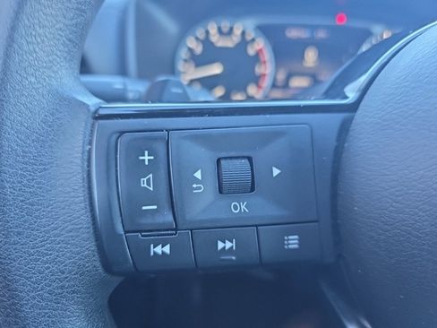 Used 2023 Nissan Rogue SV image 20