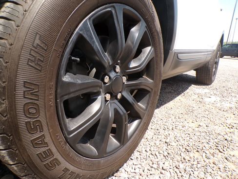 Used 2018 Land Rover Range Rover Evoque SE AWD/4WD image 9