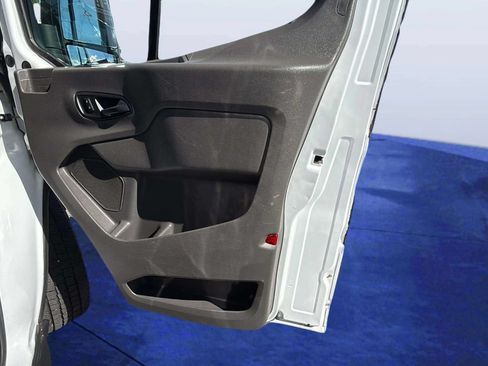 Used 2020 Ford Transit 250 Medium Roof RWD image 18