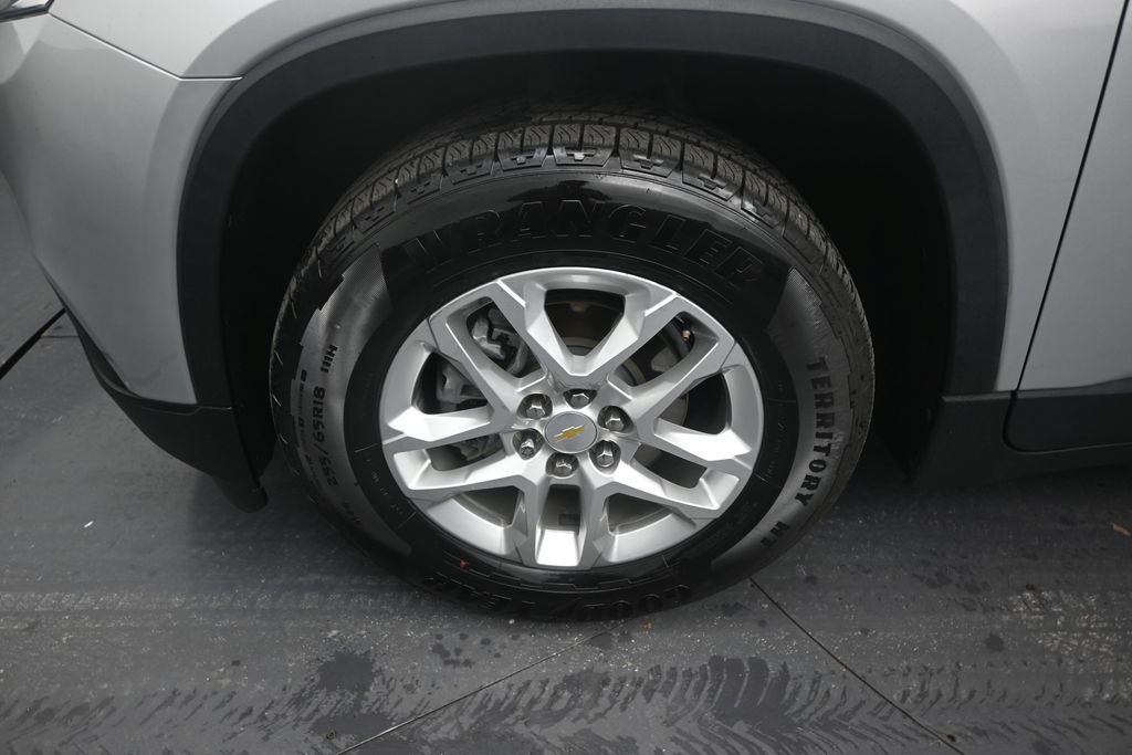 Used 2021 Chevrolet Traverse LS FWD image 9