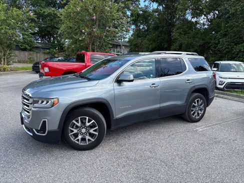 Used 2023 GMC Acadia SLT image 3