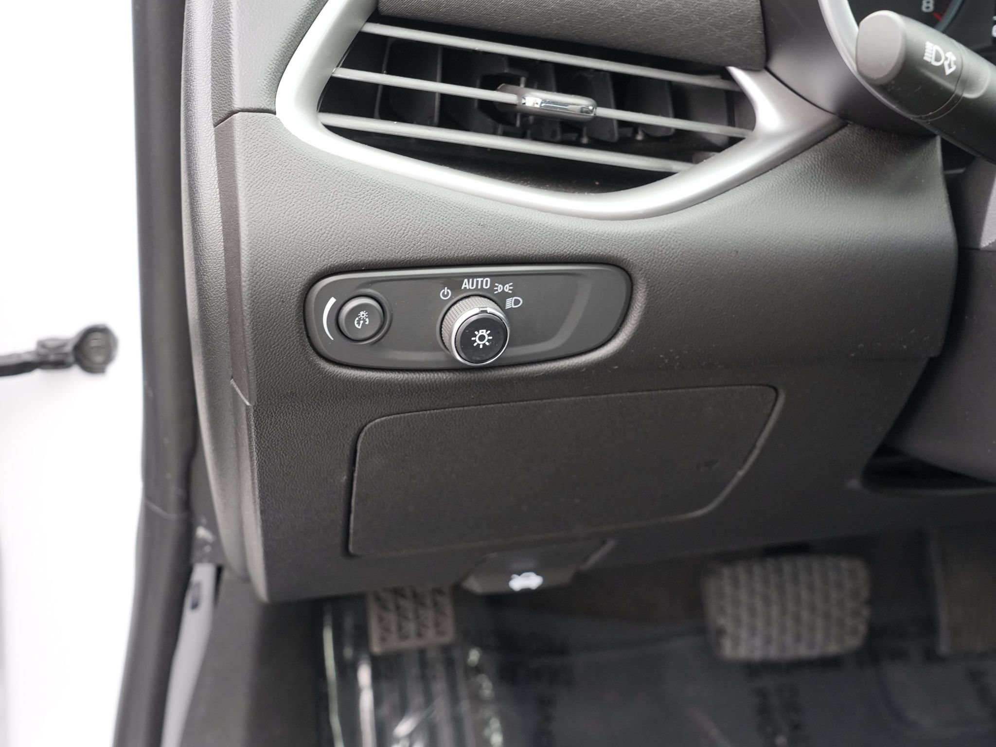 Used 2020 Chevrolet Malibu LS FWD image 18