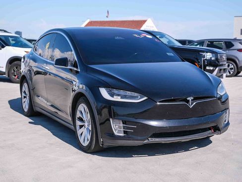 Used 2018 Tesla Model X P100D AWD/4WD image 3