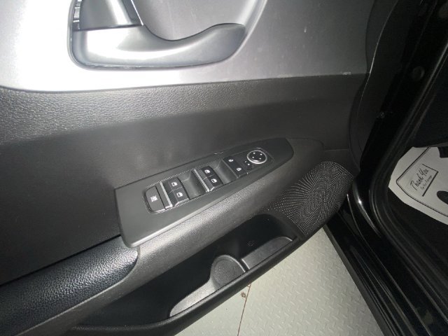 Used 2023 Kia Forte LXS FWD image 13