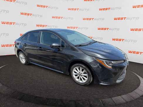 Used 2020 Toyota Corolla LE w/ LE Convenience Package FWD image 7