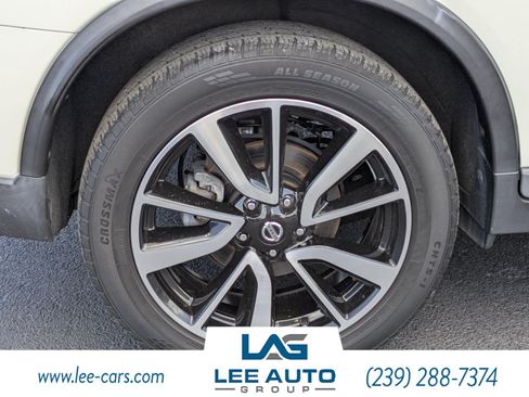 Used 2020 Nissan Rogue SL w/ Premium Package FWD image 9
