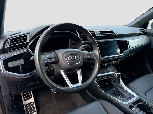 Used 2023 Audi Q3 2.0T Premium Plus w/ Premium Plus Package image 10