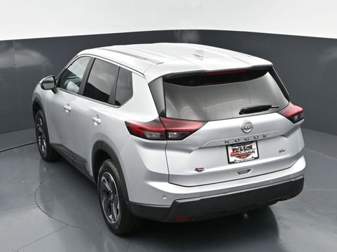 Used 2024 Nissan Rogue SV image 30