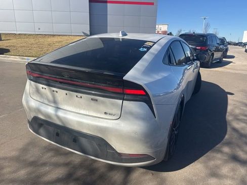 Used 2024 Toyota Prius XLE image 3