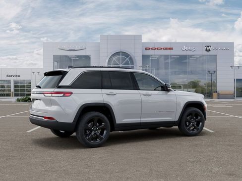 New 2026 Jeep Grand Cherokee Limited w/ Limited Altitude Package image 4