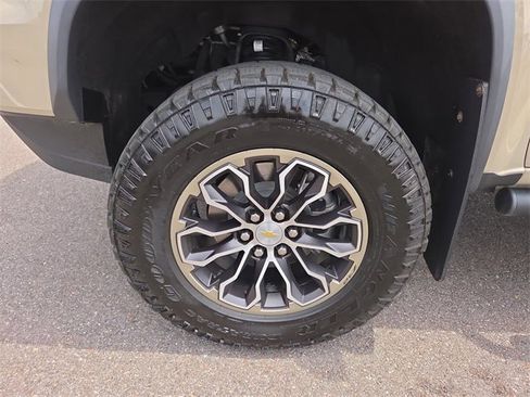 Used 2022 Chevrolet Colorado ZR2 image 9