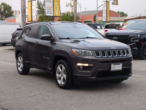 Used 2018 Jeep Compass Latitude w/ Popular Equipment Group image 3