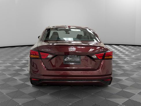 Used 2024 Nissan Altima 2.5 SV image 4