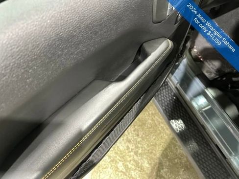 Used 2024 Jeep Wrangler Sahara w/ Technology Group image 15