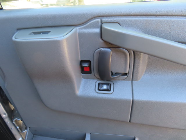 Used 2018 Chevrolet Express 2500 w/ Driver Convenience Package RWD image 29