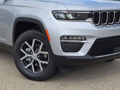 New 2025 Jeep Grand Cherokee Limited w/ MOPAR Finishing Package image 3