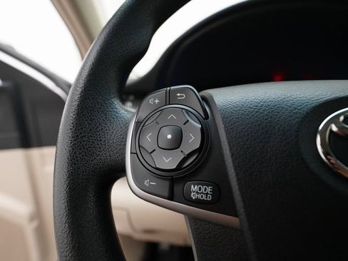Used 2012 Toyota Camry LE image 17