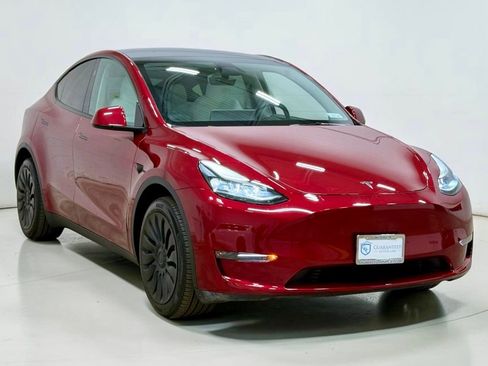 Used 2024 Tesla Model Y Long Range AWD/4WD image 11