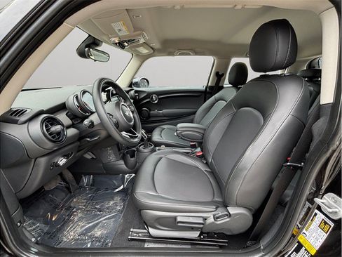 Used 2021 MINI Cooper 2-Door Hardtop FWD image 2