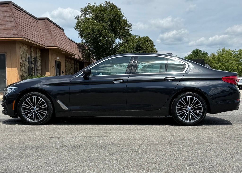 Used 2018 BMW 530i xDrive AWD/4WD image 2