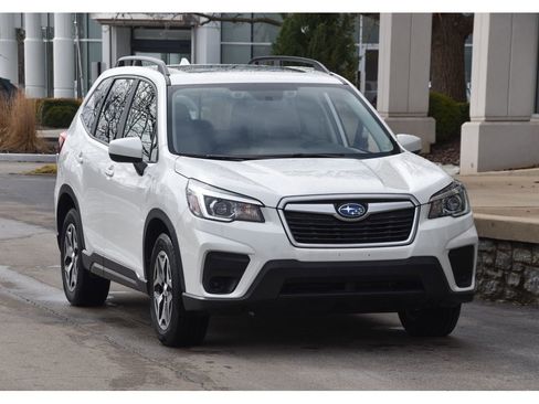 Used 2020 Subaru Forester Premium image 2