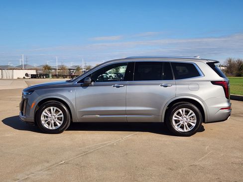 Certified 2024 Cadillac XT6 Luxury w/ LPO, Floor Liner Package image 3