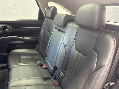 Used 2022 Kia Sorento S w/ Panoramic Sunroof Package AWD/4WD image 17