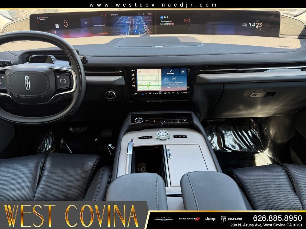 Used 2025 Lincoln Navigator Reserve AWD/4WD image 29