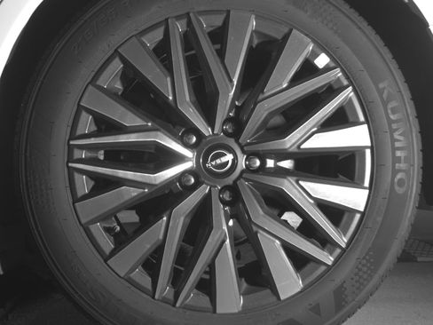 Used 2025 Nissan Altima 2.5 SV image 14